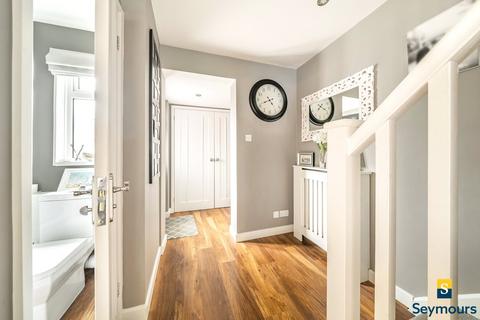 16 Baird Drive, Wood Street Village, Guildford, GU3 3EF