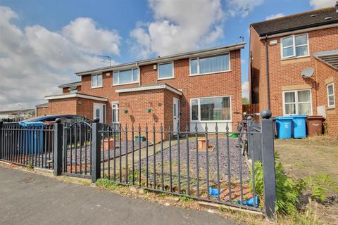 3 bedroom end of terrace house for sale, Windsor Road, Hull