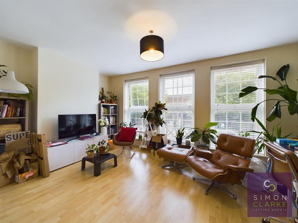 High Road, Whetstone, N20 2 bed flat - £1,550 pcm (£358 pw)