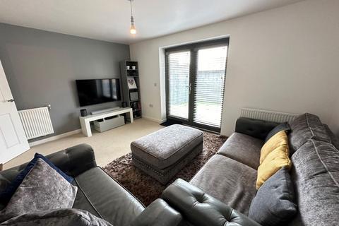 2 bedroom property to rent, Knot Tiers Mews, Upton NN5