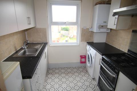 2 bedroom apartment to rent, Gort Place, Gilesgate, Durham, DH1