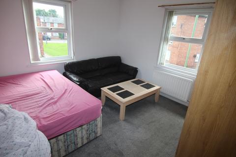 2 bedroom apartment to rent, Gort Place, Gilesgate, Durham, DH1