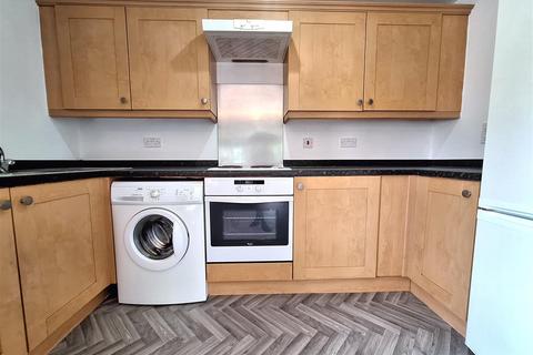 2 bedroom apartment to rent, Basingstoke Road, Reading