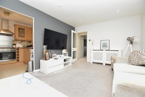 2 bedroom apartment for sale, Stewart Close, Abbots Langley