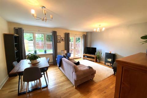 3 bedroom townhouse to rent, Earl Edwin Mews, Whitchurch, Shropshire