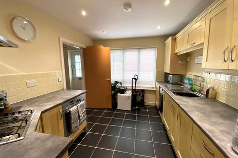 3 bedroom townhouse to rent, Earl Edwin Mews, Whitchurch, Shropshire