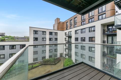 Studio for sale, Cobblestone Square, Wapping, London, E1W