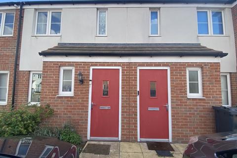 2 bedroom terraced house to rent, Jennings Close, Dartford DA1