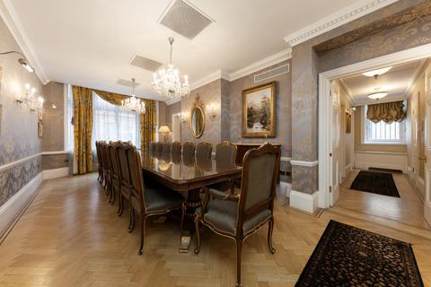 5 bedroom apartment to rent, Kensington Road, Kensington W8