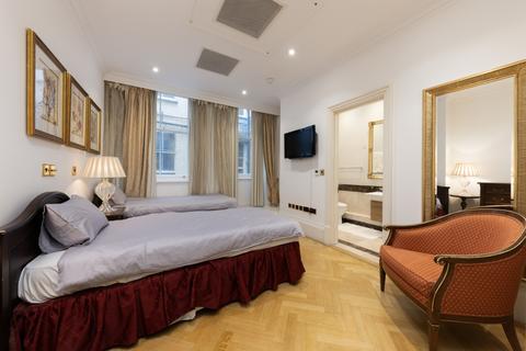 5 bedroom apartment to rent, Kensington Road, Kensington W8