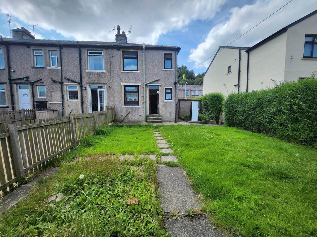 121 Carr bottom Avenue, BD5 9 BD