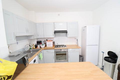 2 bedroom terraced house to rent, Gordon Road, High Wycombe HP13