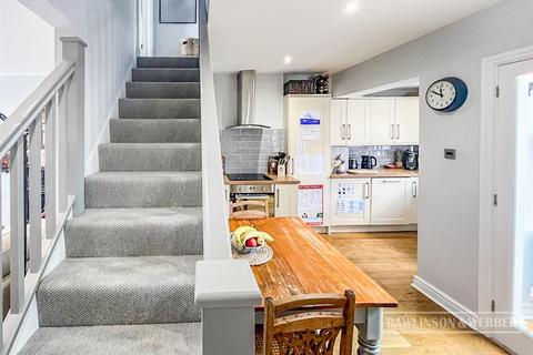 41 School Road, East Molesey, KT8 0DN
