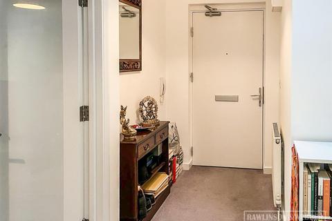 1 bedroom apartment for sale, Walton Road, East Molesey KT8