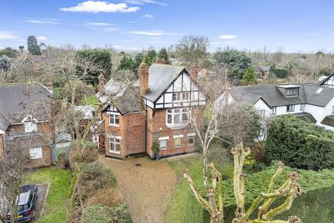 10 Beauchamp Road, East Molesey, KT8 0PA