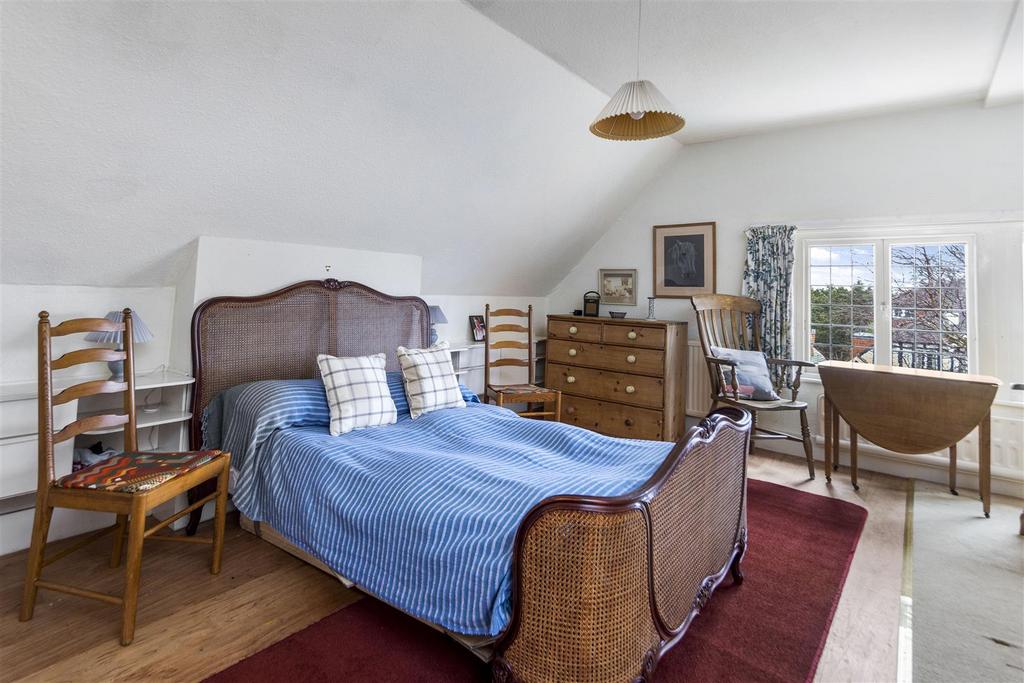 10 Beauchamp Road East Molesey-10.JPG