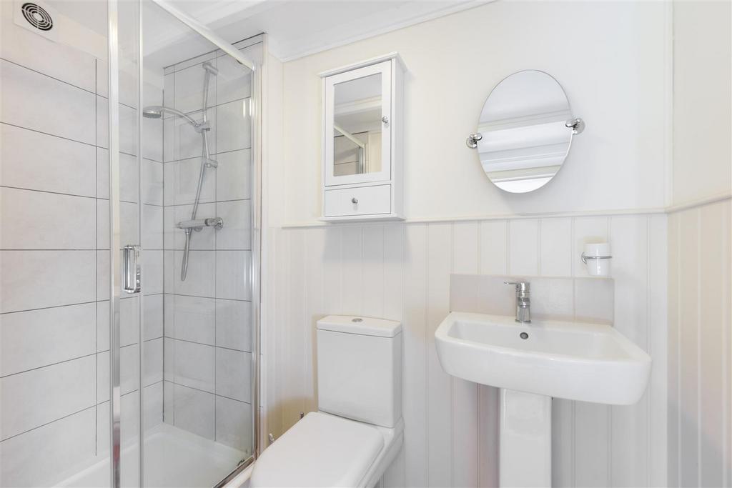 10 Beauchamp Road East Molesey-51.JPG