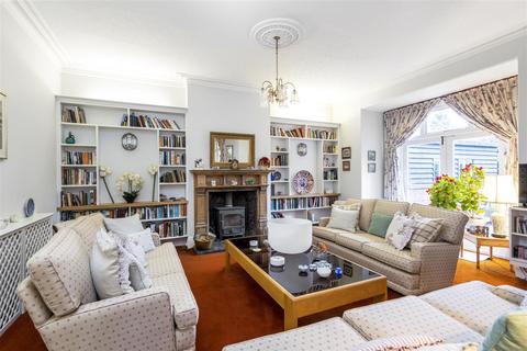 10 Beauchamp Road, East Molesey, KT8 0PA