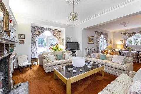 10 Beauchamp Road, East Molesey, KT8 0PA