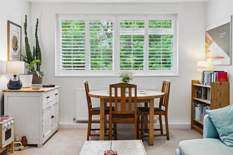 10 Warwick Gardens, Thames Ditton, KT7 0RA