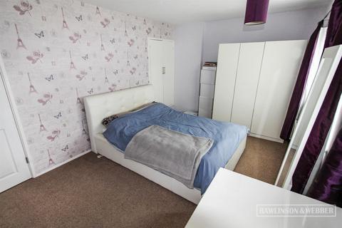 74 Down Street, West Molesey, KT8 2TE