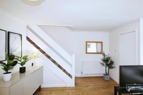 3 bedroom terraced house for sale, Buckingham Gardens, West Molesey KT8