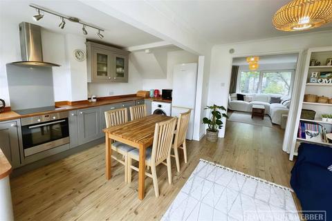 3 bedroom terraced house for sale, Buckingham Gardens, West Molesey KT8