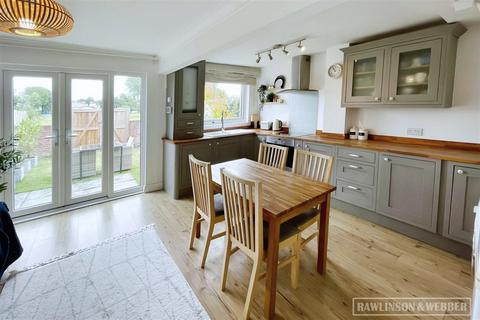 3 bedroom terraced house for sale, Buckingham Gardens, West Molesey KT8