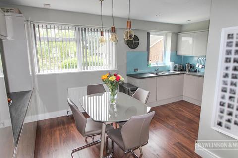3 Carlyle Close, West Molesey, KT8 1SX