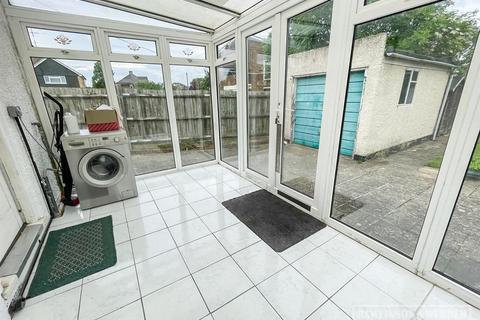 6 Dunstable Road, West Molesey, KT8 2EN