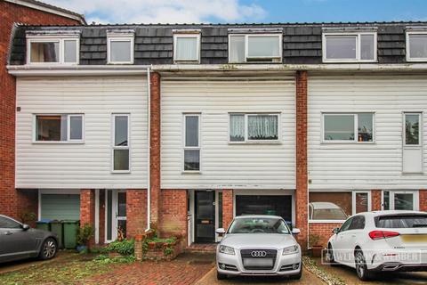 10 Winchilsea Crescent, West Molesey, KT8 1ST