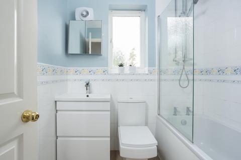 16 Beaufort Close, York, YO10 3LS