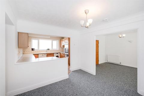 4 Low Hall Close, London, E4 7JR