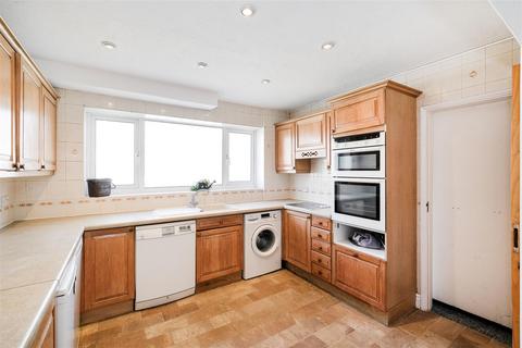 4 Low Hall Close, London, E4 7JR