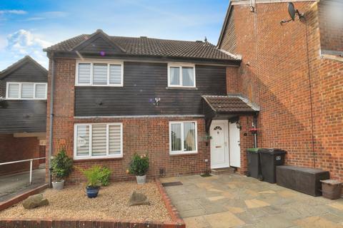 17 Lamb Meadow, Arlesey, SG15 6RY
