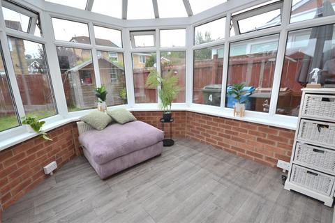 3 bedroom semi-detached house for sale, Acorn Grove, Hull HU8