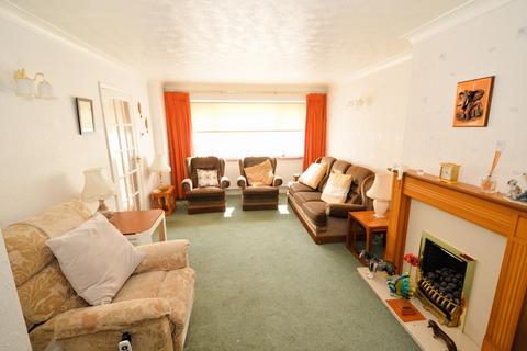 14 Cedar Close, Bagshot, GU19 5AD