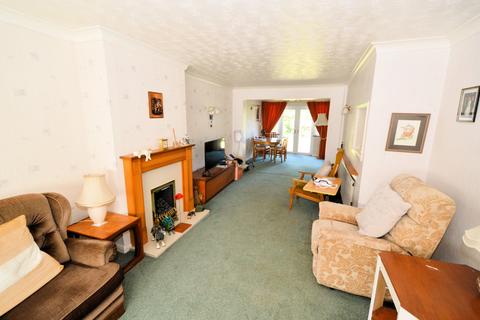 14 Cedar Close, Bagshot, GU19 5AD
