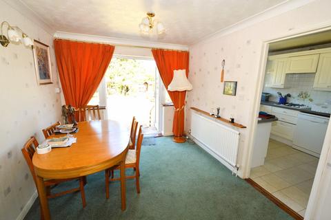 14 Cedar Close, Bagshot, GU19 5AD
