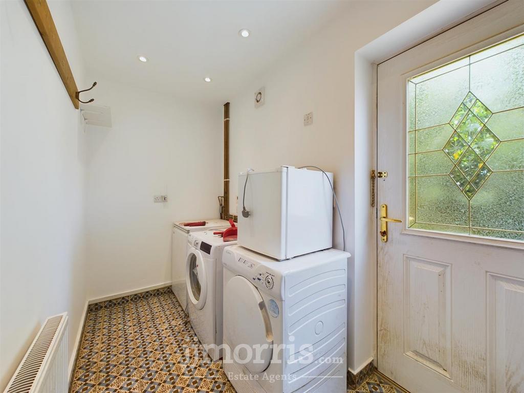 CAM01583 G0-PR0147-STILL016.jpg