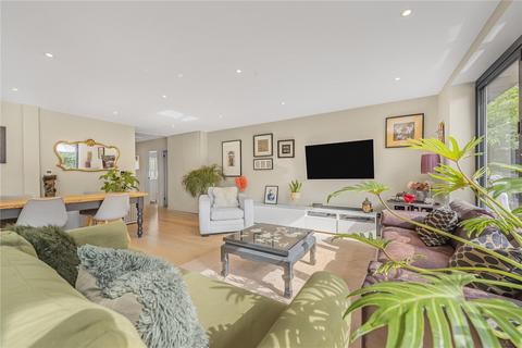 16 Turnpike Drive, Orpington, BR6 7SJ