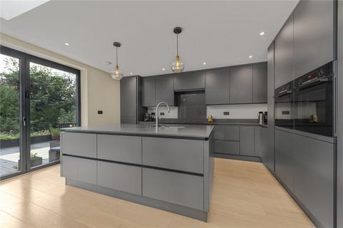16 Turnpike Drive, Orpington, BR6 7SJ