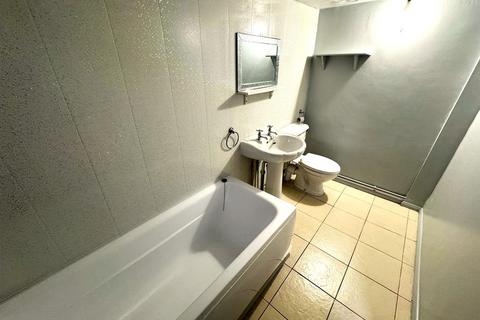 9 Belle Vue, Leek, ST13 8AJ