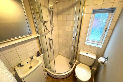 9 Belle Vue, Leek, ST13 8AJ