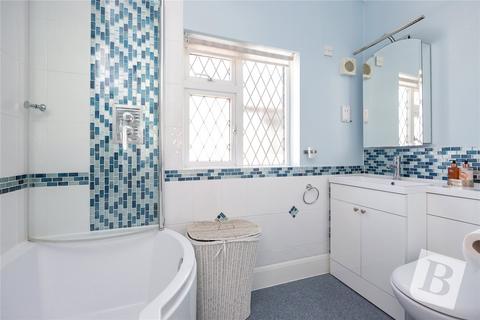 27 Meadow Way, Upminster, RM14 3AB