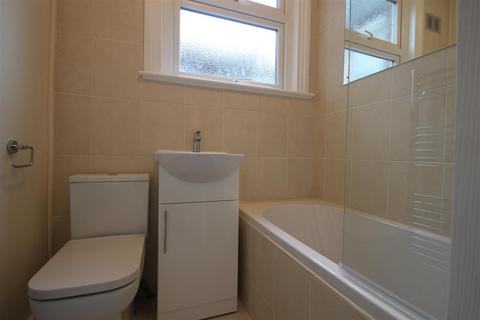 6 bedroom semi-detached house to rent, Hollyfield Avenue, London