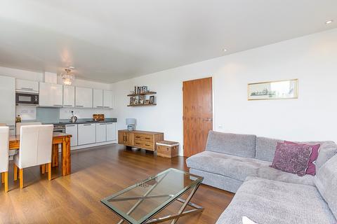 1 bedroom apartment for sale, Lumiere Apartments St. John's Hill, London, SW11