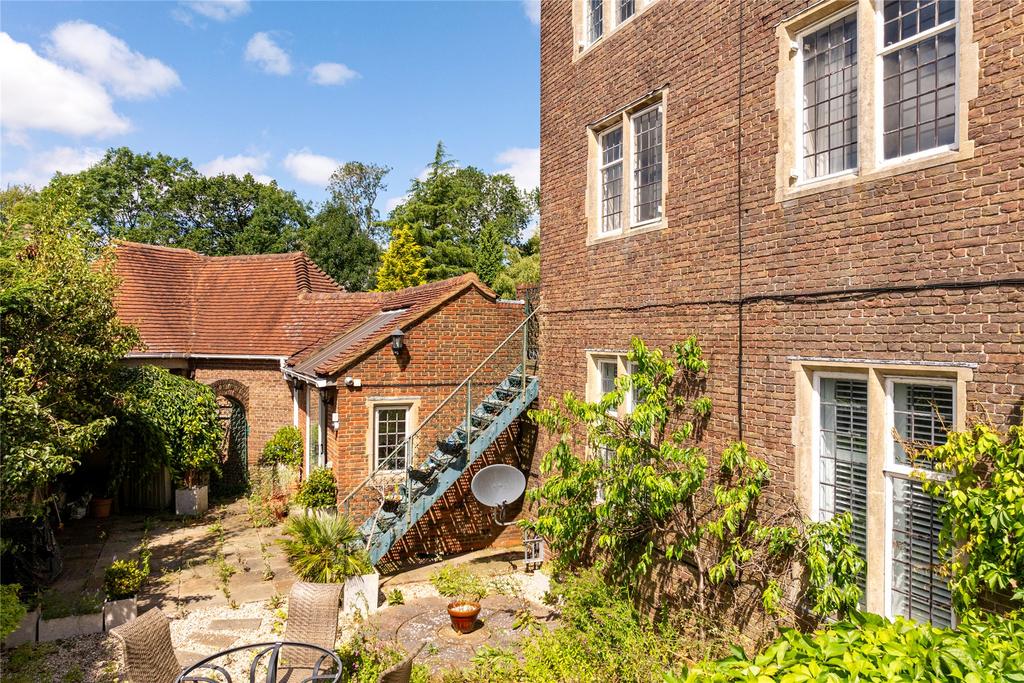 Courtyard Garden