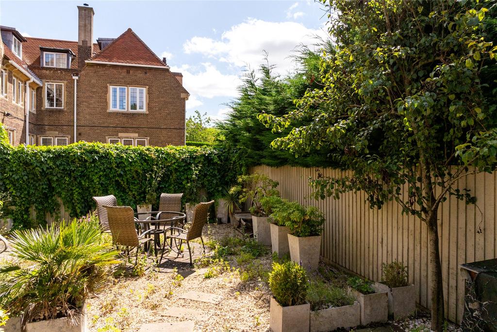 Courtyard Garden