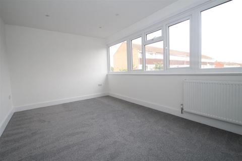 4 bedroom maisonette to rent, Avon Square, Hemel Hempstead